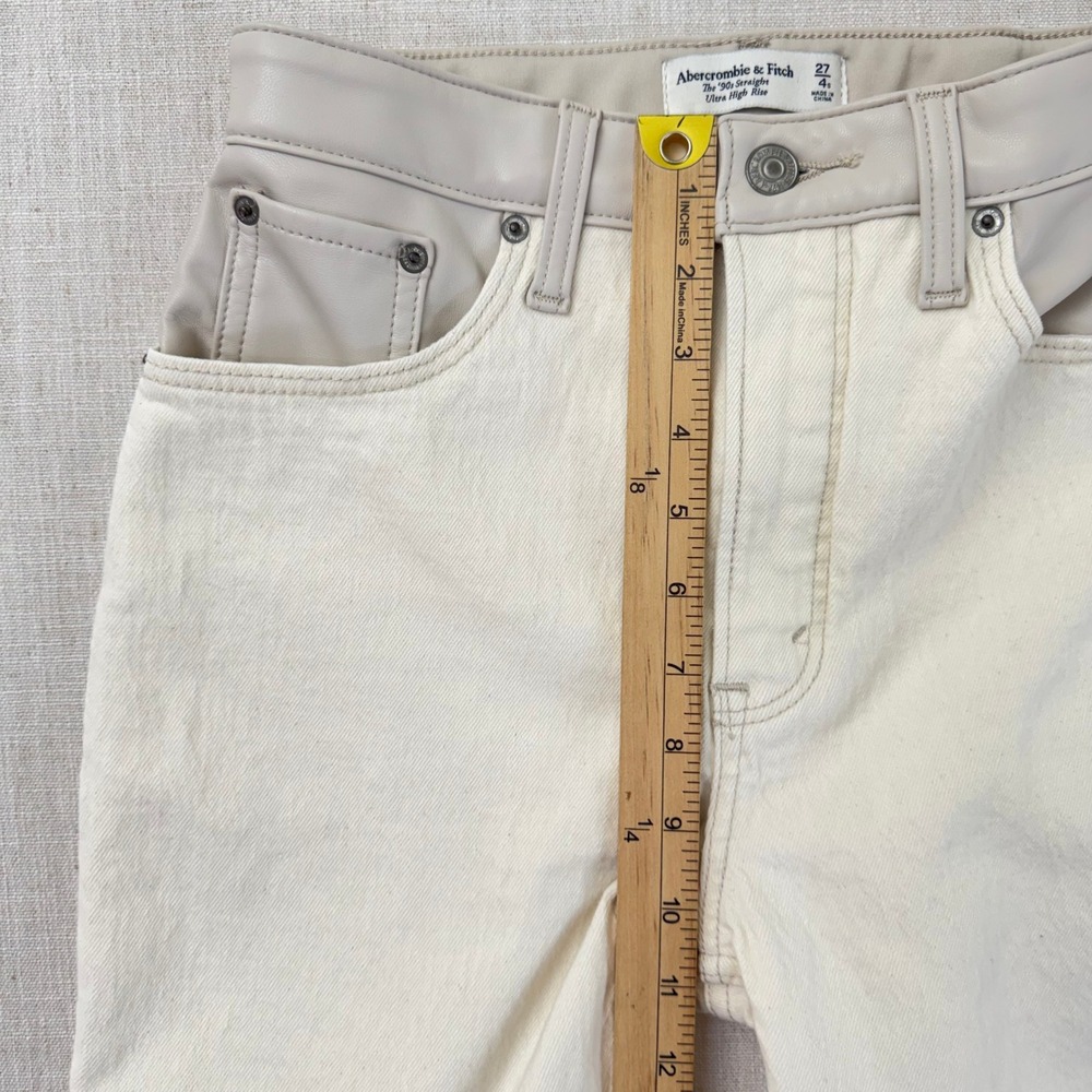 Abercrombie Curve Love 90s Straight Jeans 27 4Short Ivory Faux Leather High Rise - Picture 8 of 16